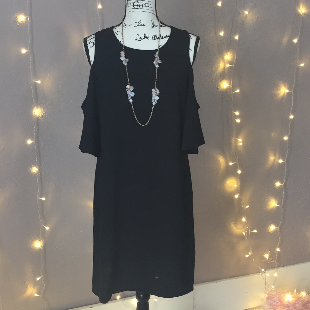 Black cold shoulder dress, never used,no tags